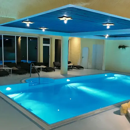 罗根兰德金环酒店 4*