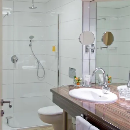 罗根兰德金环酒店 酒店 瓦尔德克