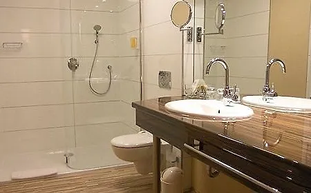 罗根兰德金环酒店 酒店 4*